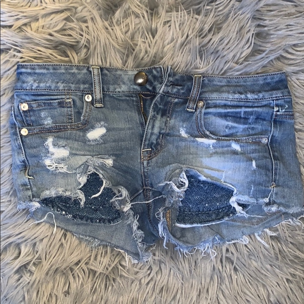 medium wash low rise short